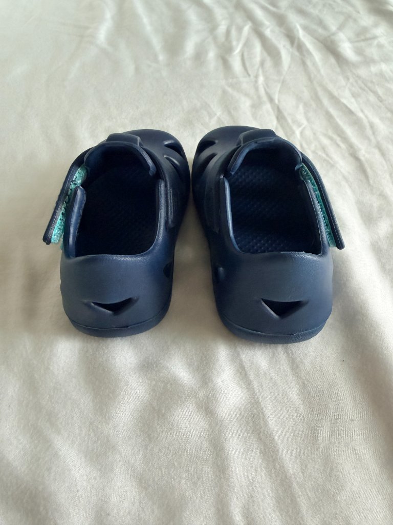 Ten Little Size 3.5/4 Navy Splash Sandals — image 5 of 7